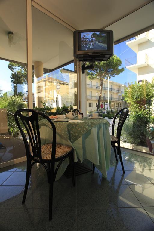 Hotel Conti Rimini Exterior foto