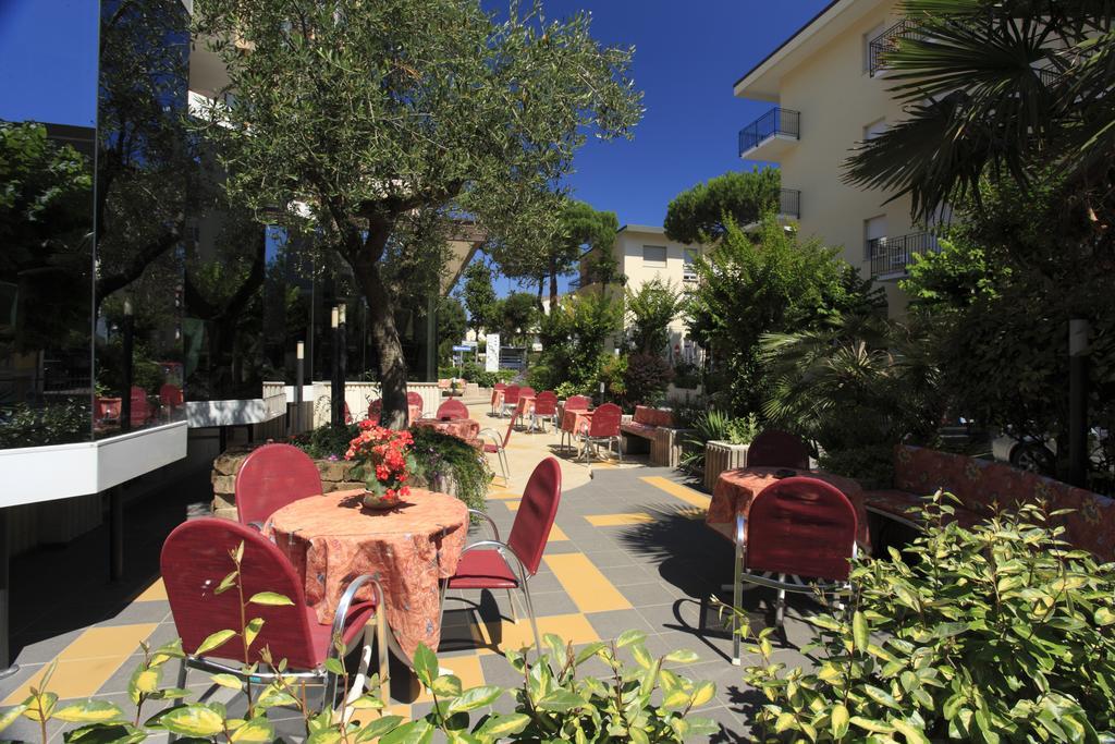 Hotel Conti Rimini Exterior foto