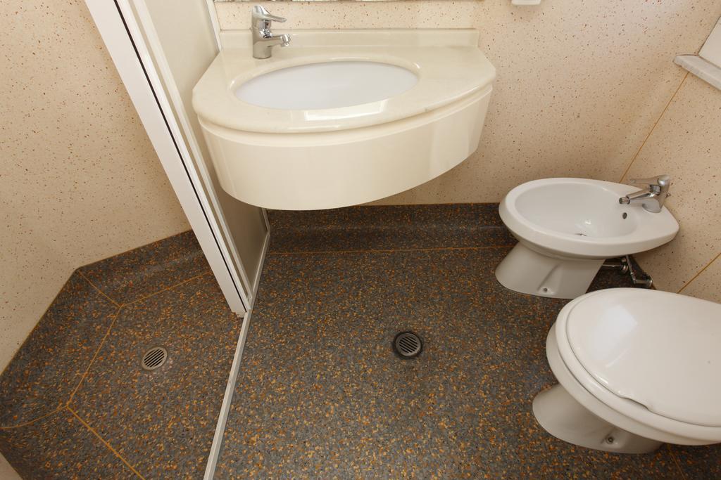 Hotel Conti Rimini Cameră foto