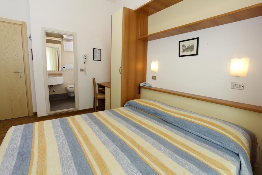 Hotel Conti Rimini Cameră foto